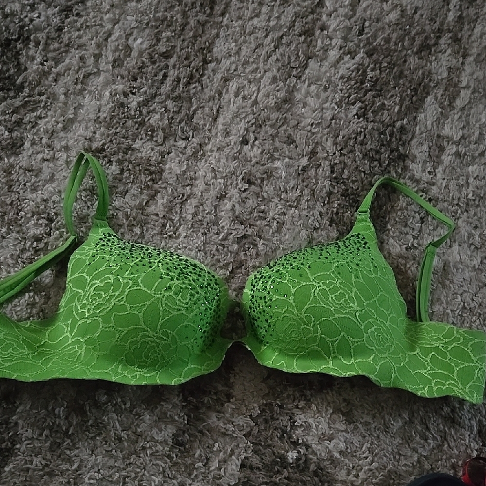 Victoria's Secret Very Sexy Secret Embrace Push-up Bra